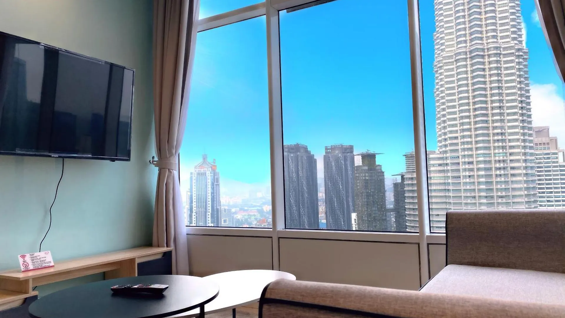 Sky Suites Klcc By Home Stay Kuala Lumpur 0*,