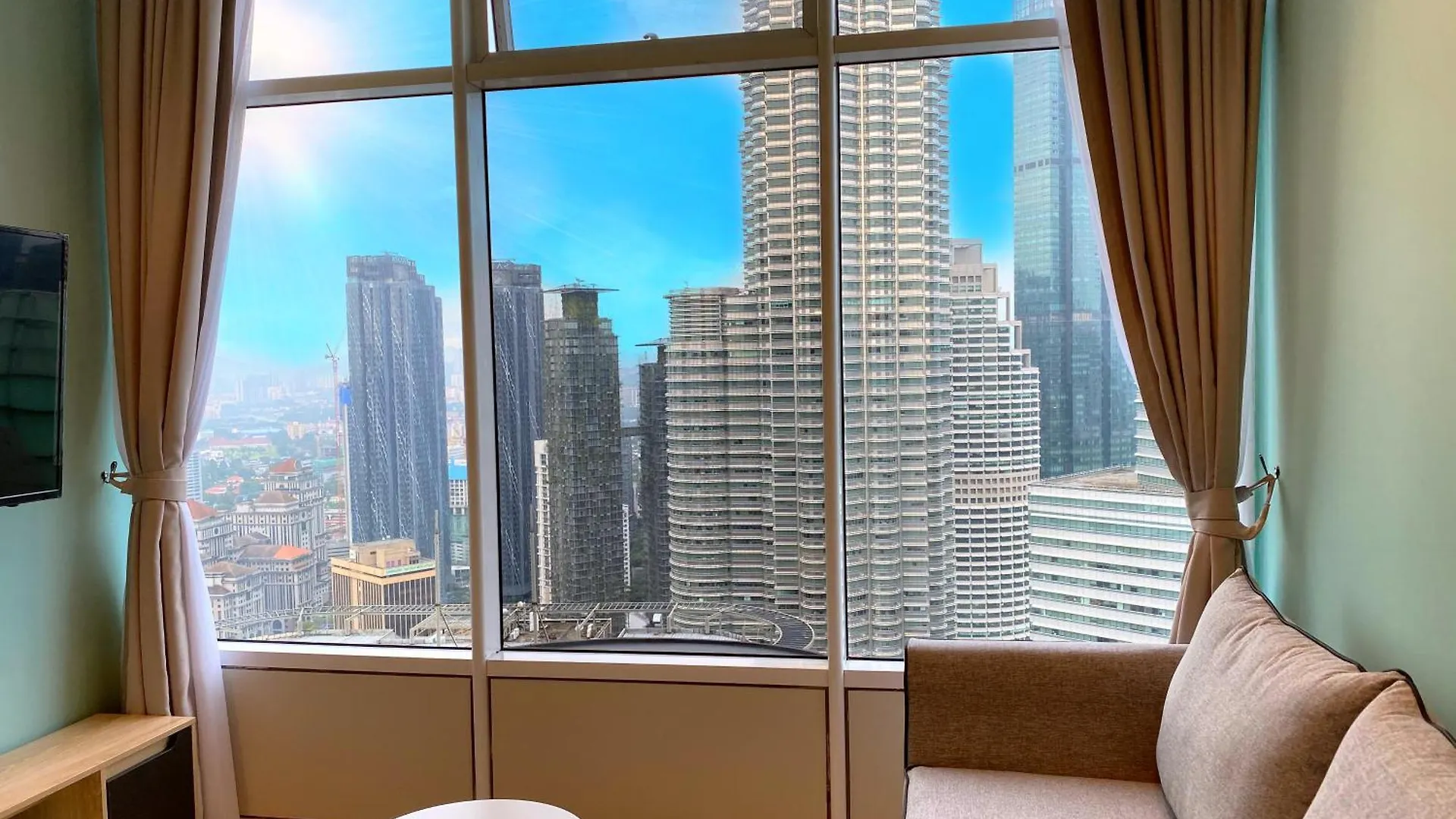 Apartment Sky Suites Klcc By Home Stay Kuala Lumpur