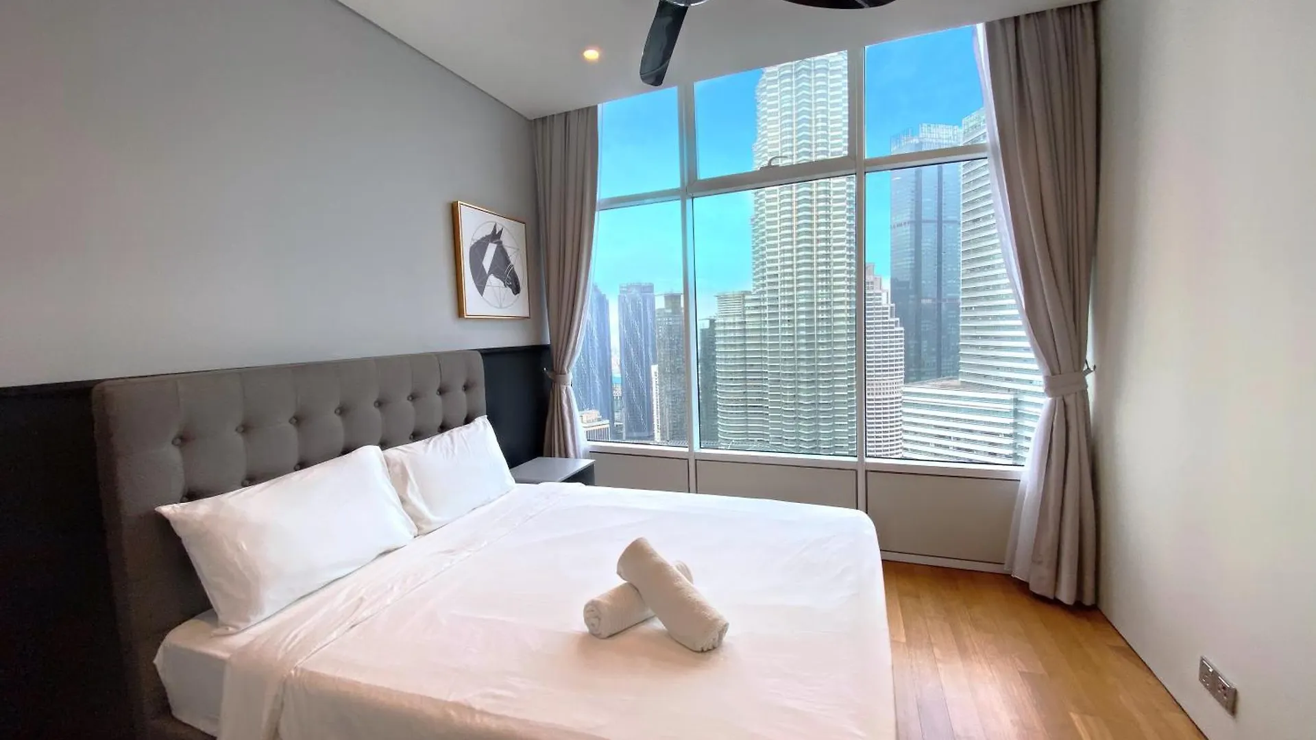 Sky Suites Klcc By Home Stay Kuala Lumpur Apartment